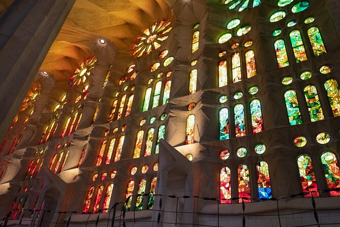 Sagrada Familia and Guell Park Private Tour - Starting at Park Güell with the city below