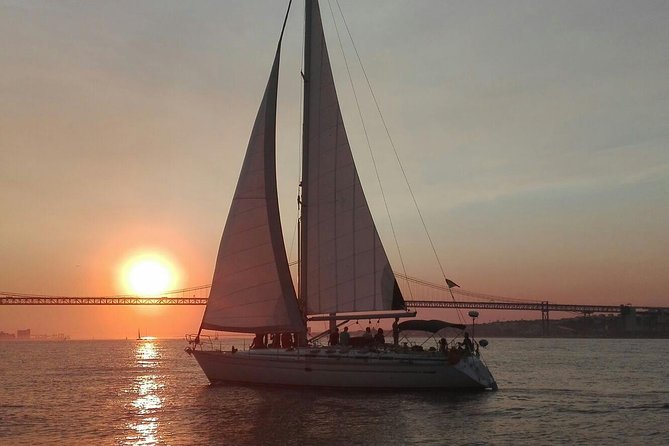 Sailboat Tour in Lisbon with drinks included | Morning and Sunset - Boarding near the bridge at Alcântara