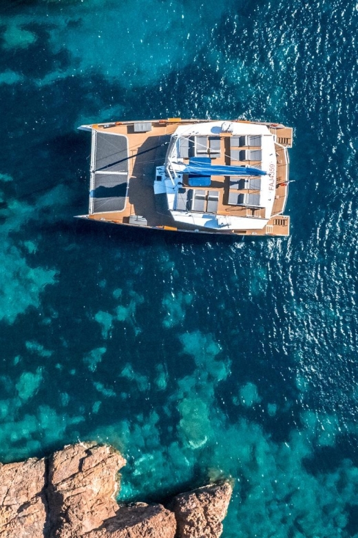 Saint-Raphaël: Golden Island Afternoon Cruise with Drinks - A simple aperitif served at anchor