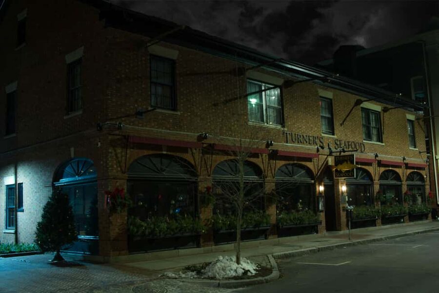 Salem: Boos and Brews Haunted Pub Crawl - Why the social side works well