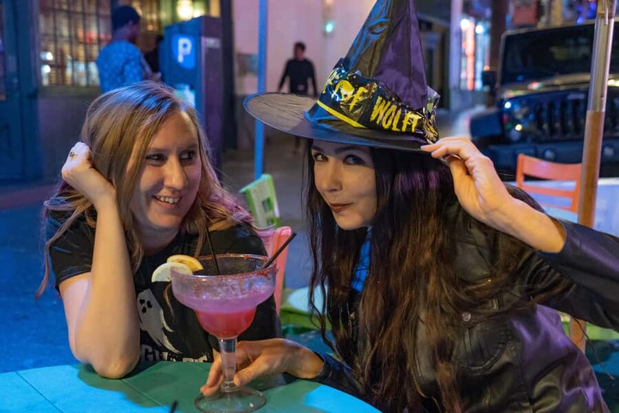 Salem: Boos and Brews Haunted Pub Crawl - How the pub stops work