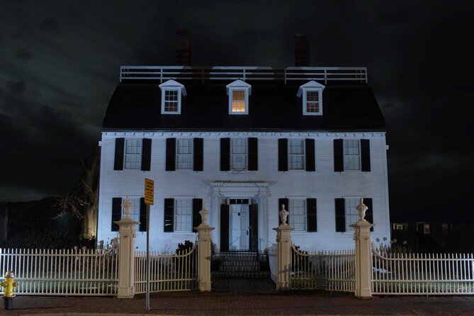 Salem Booze and Brews Haunted Pub Crawl by US Ghost Adventures - A haunted night walk through Salem’s drinking spots