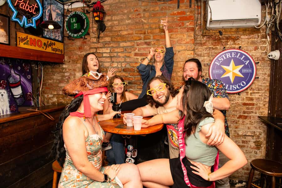 San Antonio: Spirits & Spirits Haunted Pub Crawl - Walking to the Emily Morgan Hotel