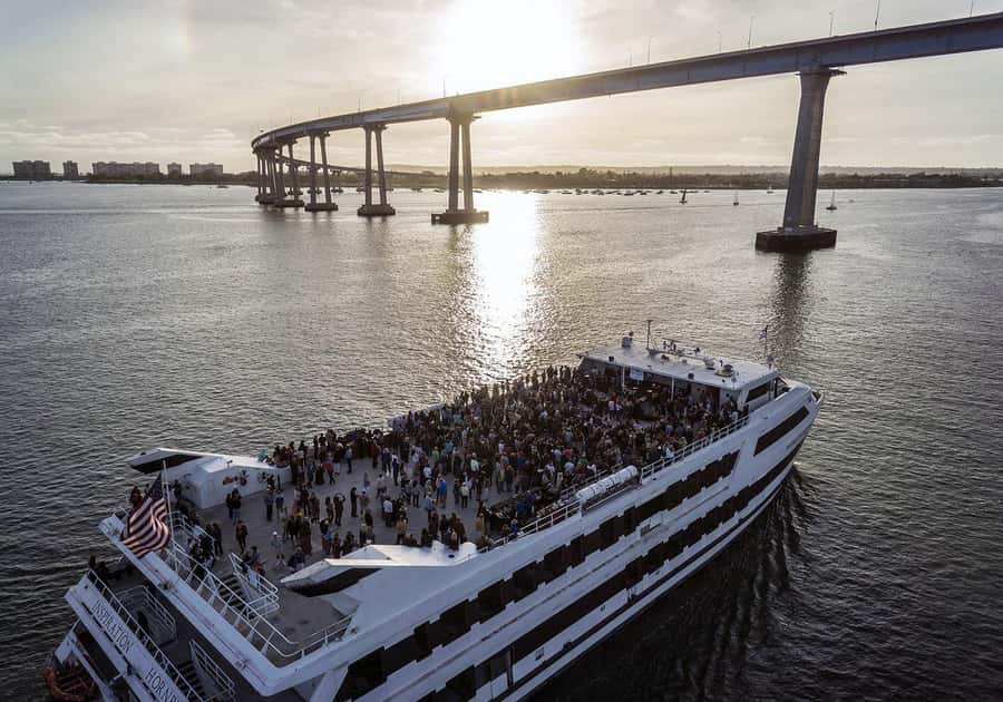 San Diego: Buffet Dinner Cruise with Drinks - Drinks included, drinks extra