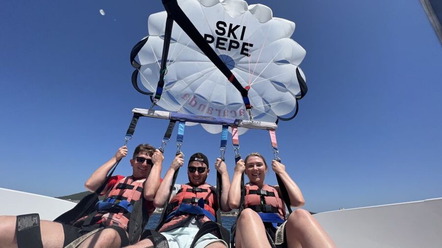 Santa Eulària des Riu: Parasailing Boat Cruise with Drinks - The crew and safety setup