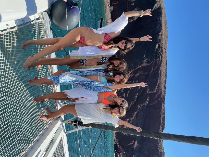 Santorini: Catamaran Cruise with Meal & Open Bar - Why this cruise is a good way to see Santorini