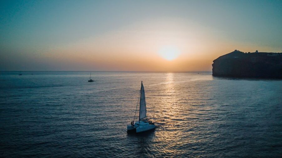 Santorini Catamaran Cruise with Swimming, Meal and Open Bar - Who should book this Santorini catamaran cruise?