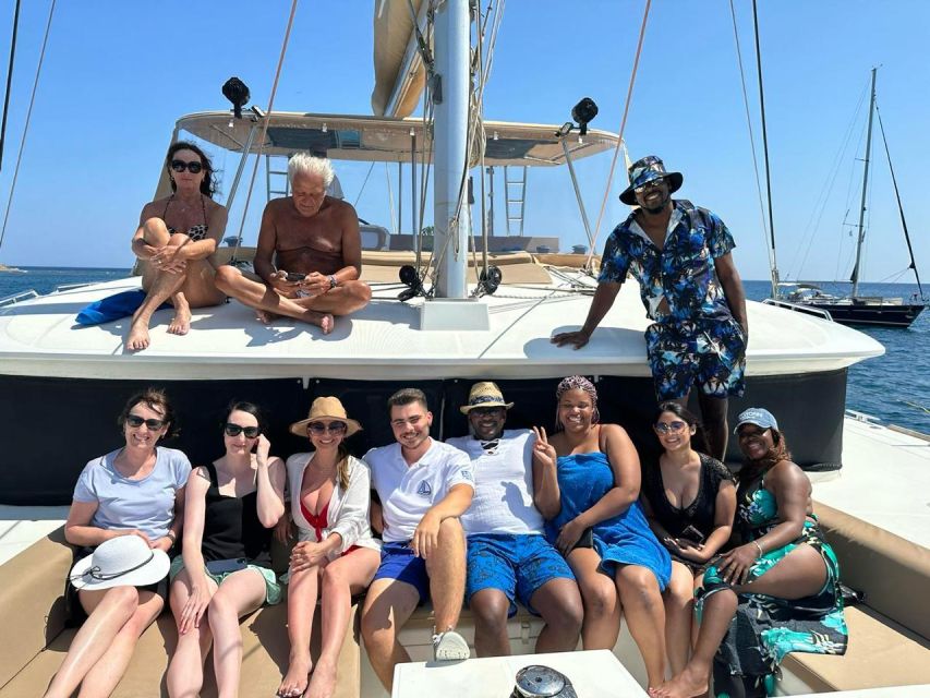 Santorini Catamaran Day Cruise: Lunch, Drinks and Transfers - Key points at a glance