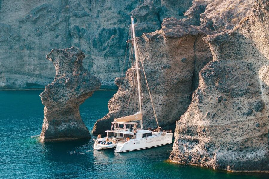 Santorini Catamaran Day Cruise: Lunch, Drinks and Transfers - Getting to Vlychada Port from your hotel