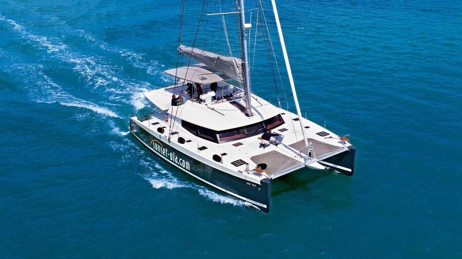 Santorini: Luxurious Catamaran Cruise with Meal & Open Bar - The Crew, Language, and Level of Personal Service