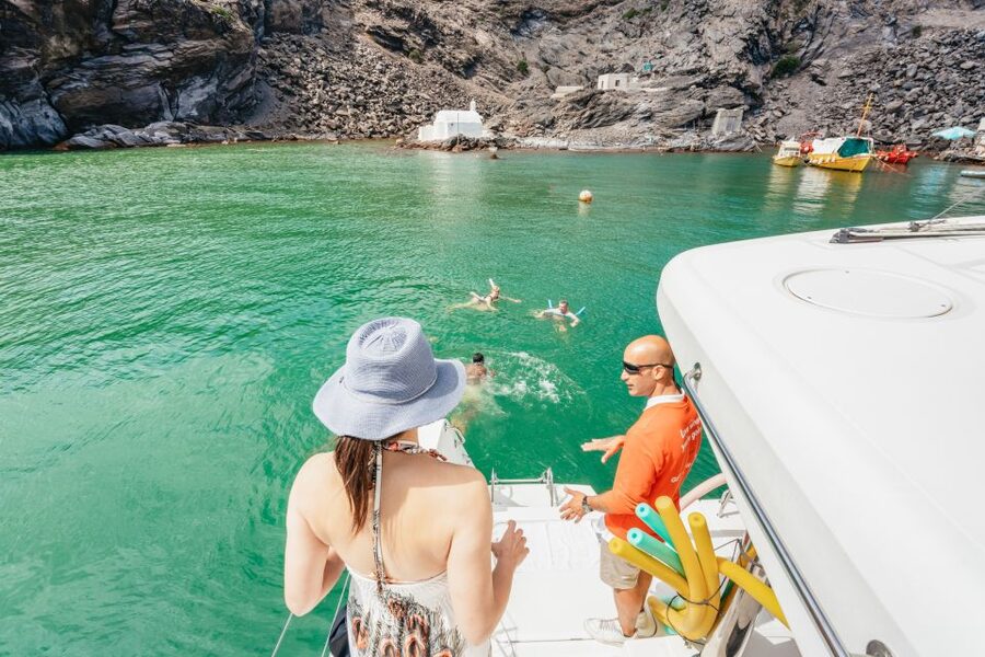 Santorini: Luxury Catamaran Day Trip with Meal and Open Bar - Transfers, timing, and the details that matter