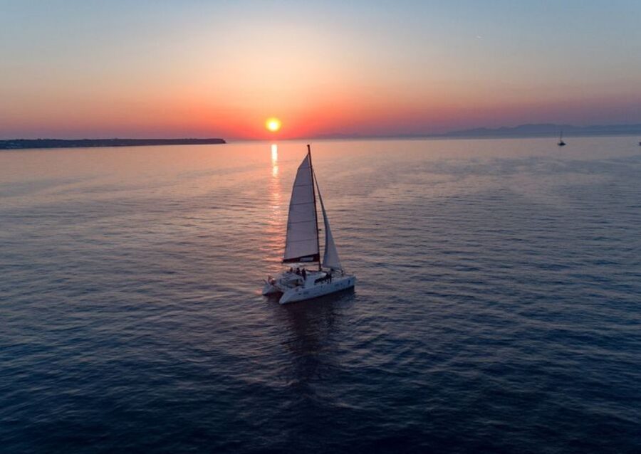 Santorini: Luxury Sunset Cruise with Dinner & Open Bar - Volcanic islands and the hot springs