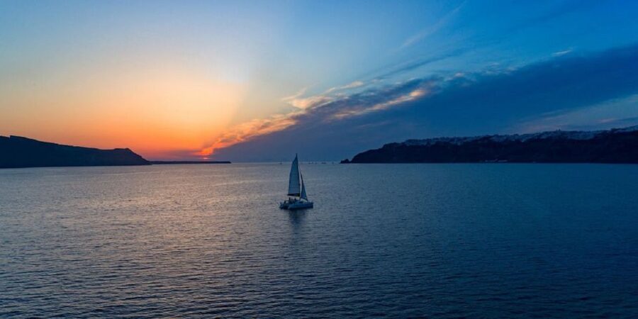 Santorini: Luxury Sunset Cruise with Dinner & Open Bar - A barbecue dinner with Greek drinks