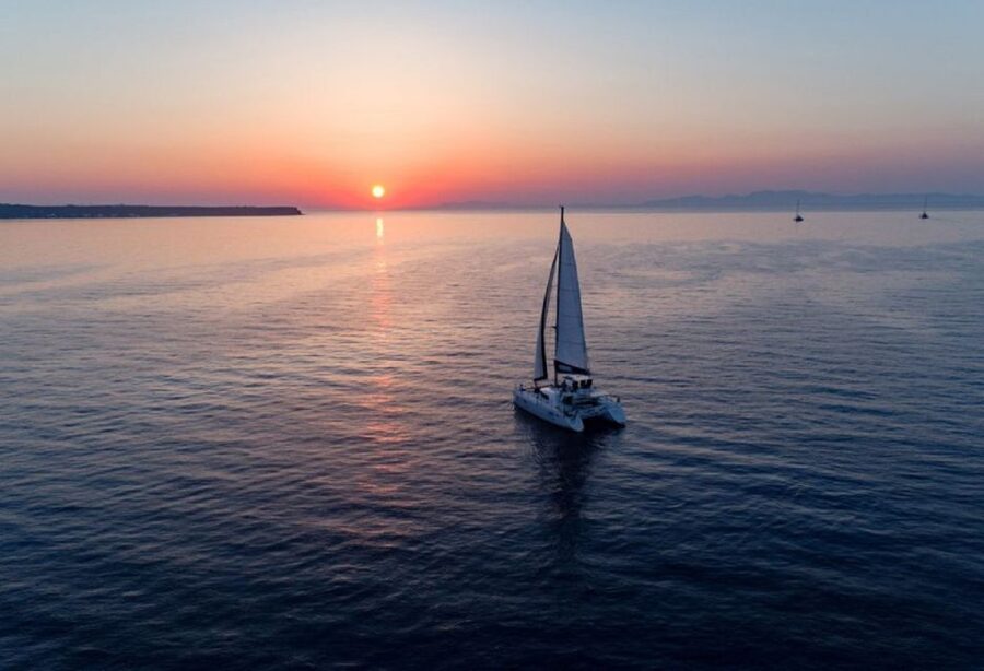 Santorini: Luxury Sunset Cruise with Dinner & Open Bar - Who should book this five-hour cruise