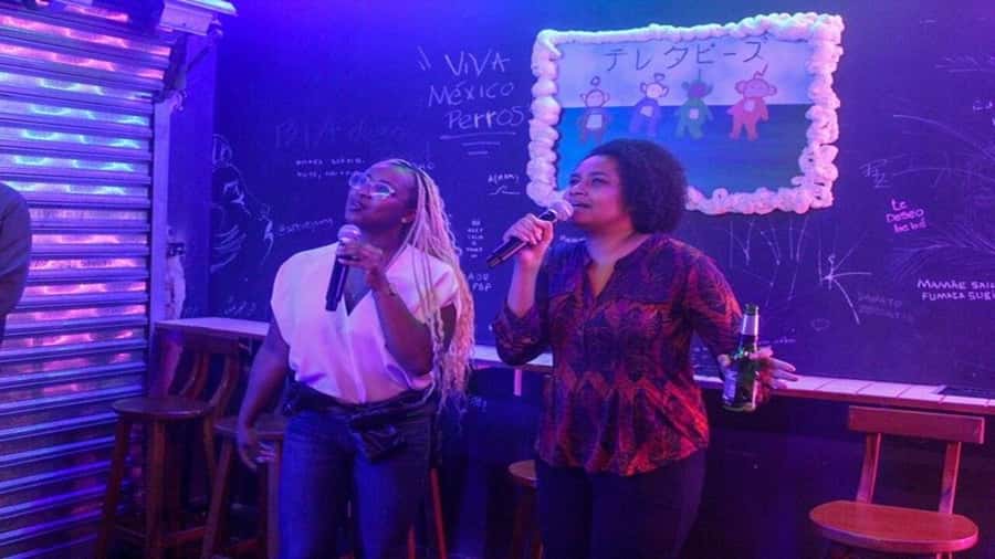 São Paulo Nightlife: Pub Crawl in the City that Never Sleeps - Your first hour with caipirinhas and games