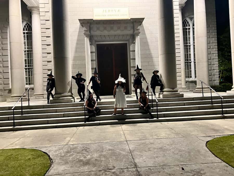 Savannah: Bad Kitty Pub Crawl, Spooky Naughty Ghosts - Storytelling is the real centerpiece