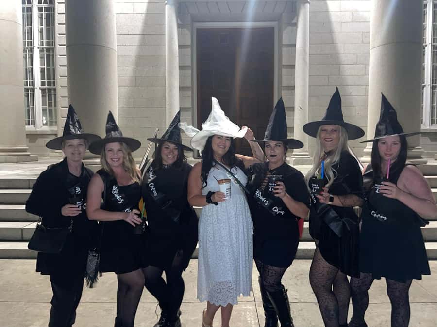 Savannah: Bad Kitty Pub Crawl, Spooky Naughty Ghosts - Who should book this pub crawl