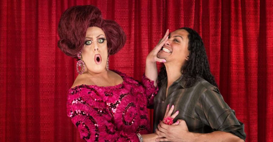 Savannah: Drag Queen Guided Pub Crawl with Sing-a-Longs - Walking between Savannah’s downtown bars