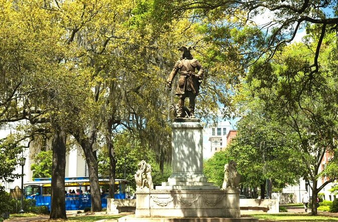 Savannah Ghost Tour with the Guy in the Kilt + Bar Stops - Key points to know before you book