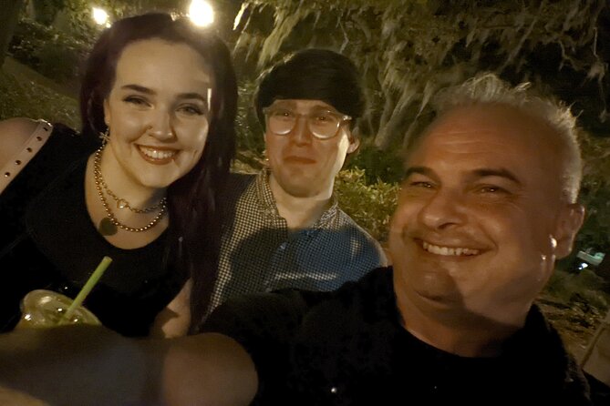 Savannah Ghost Tour with the Guy in the Kilt + Bar Stops - Walking Savannah after dark