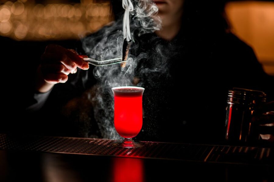 Savannah: Midnight in the Garden Walking Tour and Pub Crawl - Key points to know before you book