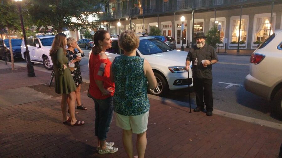 Savannah: Pub Crawl and Ghost Tour - Starting in Madison Square after dark