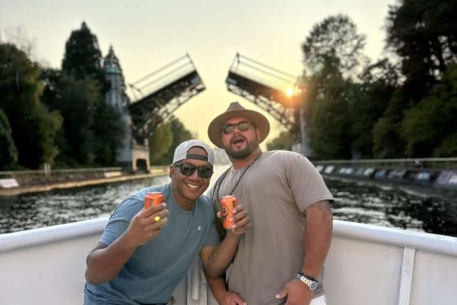 Seattle: Lake Union Happy Hour Cruise - What the 1.5-hour route shows you