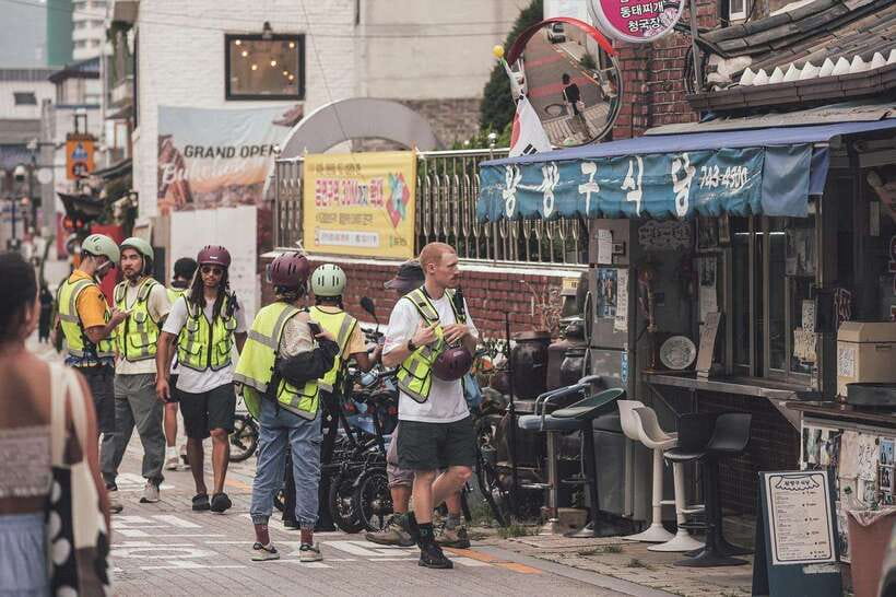 Seoul: Afternoon Ebike tour and "Happy Hour" food and drinks - Baek Inje House and the personal cost of division