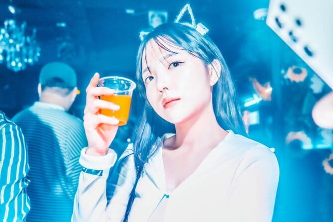 Seoul: LGBTQ+ Pub Crawl and Drag Show with Local Drag Queen - Rabbithole Arcade Pub is the big night out