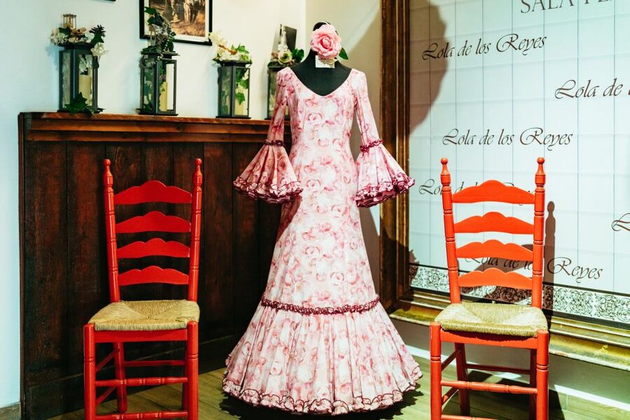 Seville: Baraka Sala Flamenca Show with Drink in Triana - The included drink and the real value at $32
