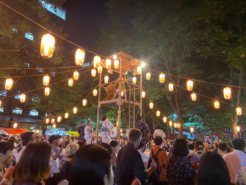 Shinjuku: bar hopping night tour at Japanese Izakaya - Karaoke as the possible grand finale