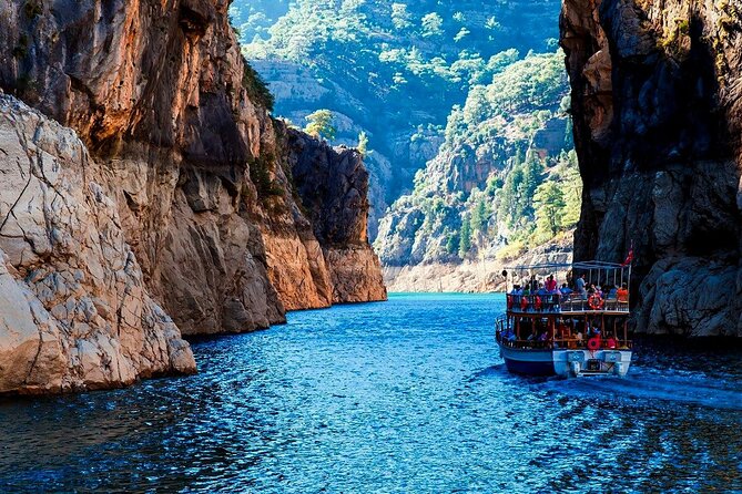 Side Green Canyon Boat Trip With Unlimited Drinks And Lunch - Key points at a glance