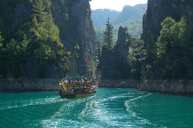 Side Green Canyon Boat Trip With Unlimited Drinks And Lunch - Fishing, canoes, and free time