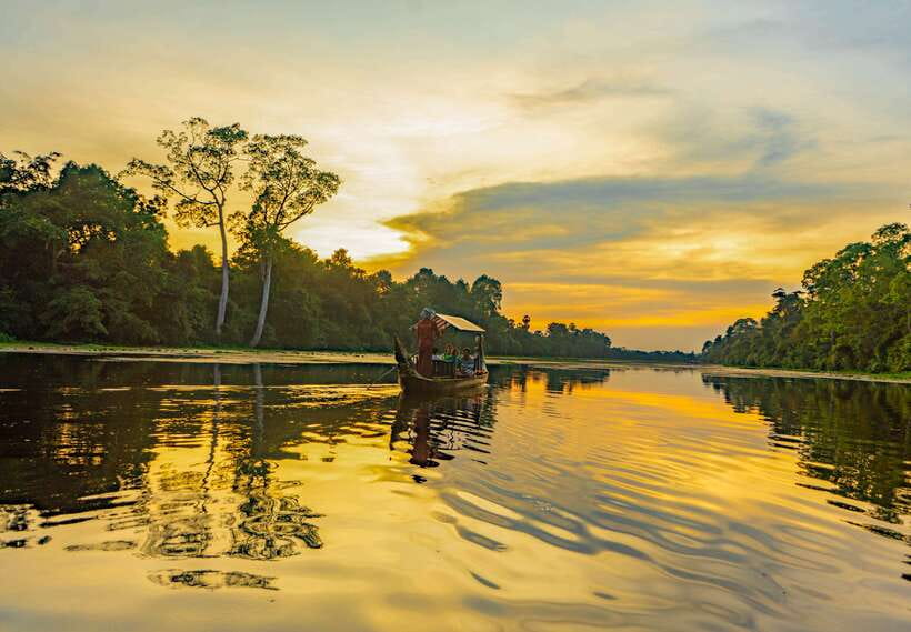 Siem Reap: Angkor Sunset Bike & Boat Tour /E-Bike Available - The trail behind Angkor Wat