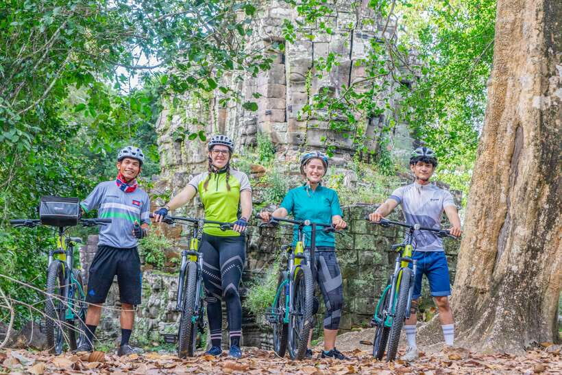 Siem Reap: Angkor Sunset Bike & Boat Tour /E-Bike Available - Who should book this ride
