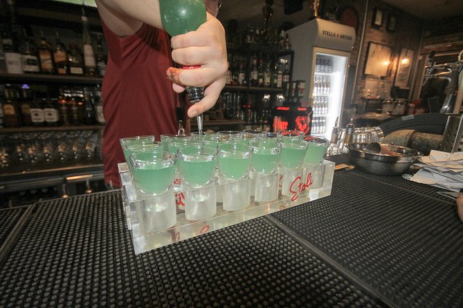 Singapore Pub Crawl - Starting at Mogambo Bar in Boat Quay