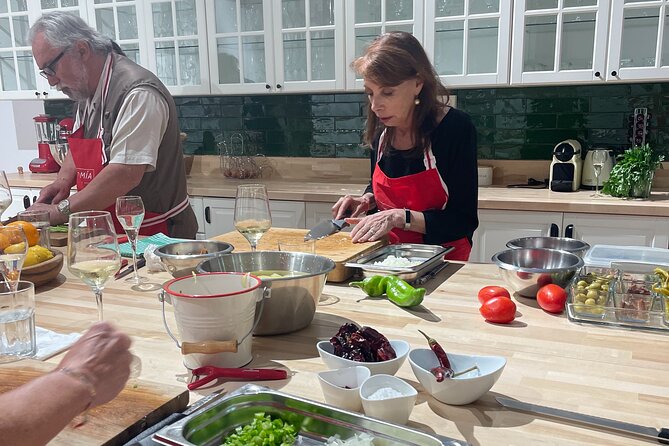 Small-group Immersive Basque Cooking Class in Bilbao with Open Bar - Who should book this experience