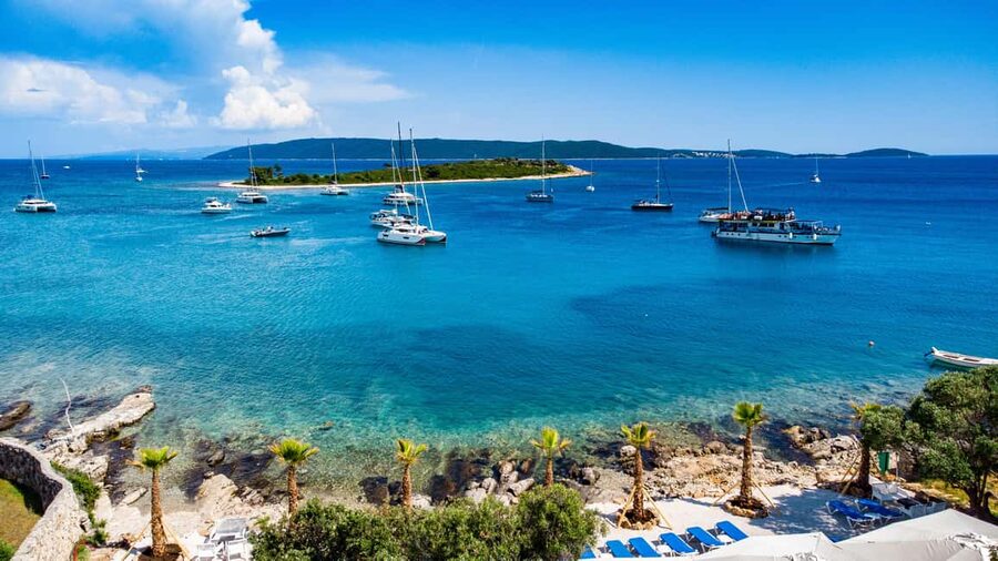 Split: Blue Lagoon 3 Islands All-Inclusive Cruise with Lunch - Meeting at Split Port before 9:00