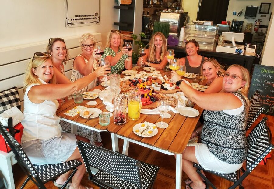 St. Augustine: Walking Tour with Wine, Cocktails, and Food - Starting with wine at Casa de Vino 57