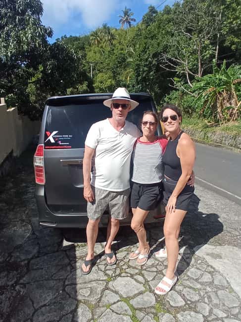 St. Lucia: Private Island Tour with Drinks & Transfers - Meeting your guide and settling into the vehicle