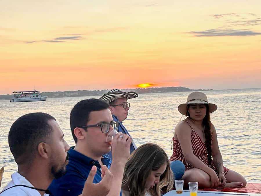 Sunset boat tour open bar and free club entrance Cartagena - Two hours of sunset views on Cartagena Bay