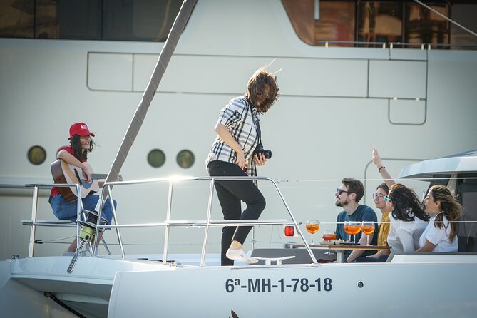 Sunset Catamaran: Small Group, Drinks, Snacks & Dinner Upgrade - My advice for choosing the right ticket