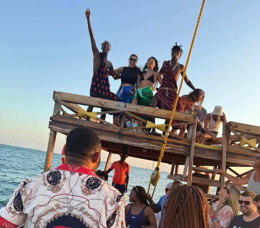 Sunset party cruise in Zanzibar with BoomBoom Boat - Returning through the night air