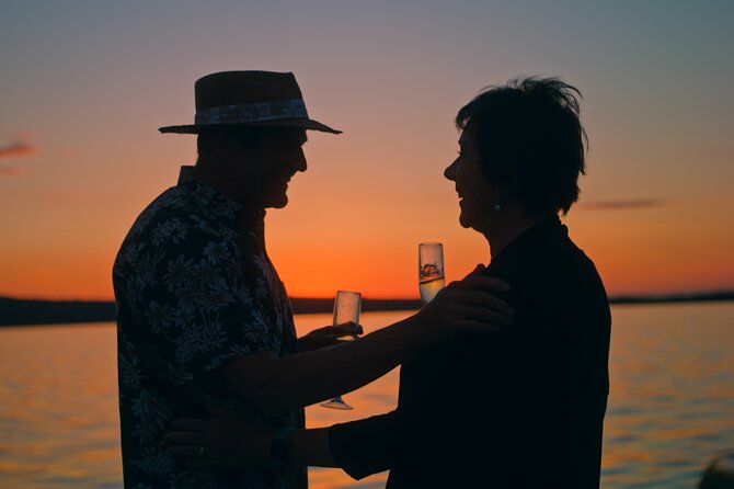 Sunset Sail from Traverse City with Food, Wine & Cocktails - What the service is like onboard