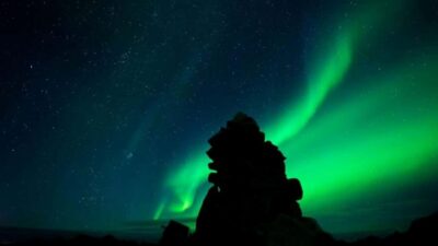 Svolvær: Northern Lights Tour with Hot Drinks & Photos