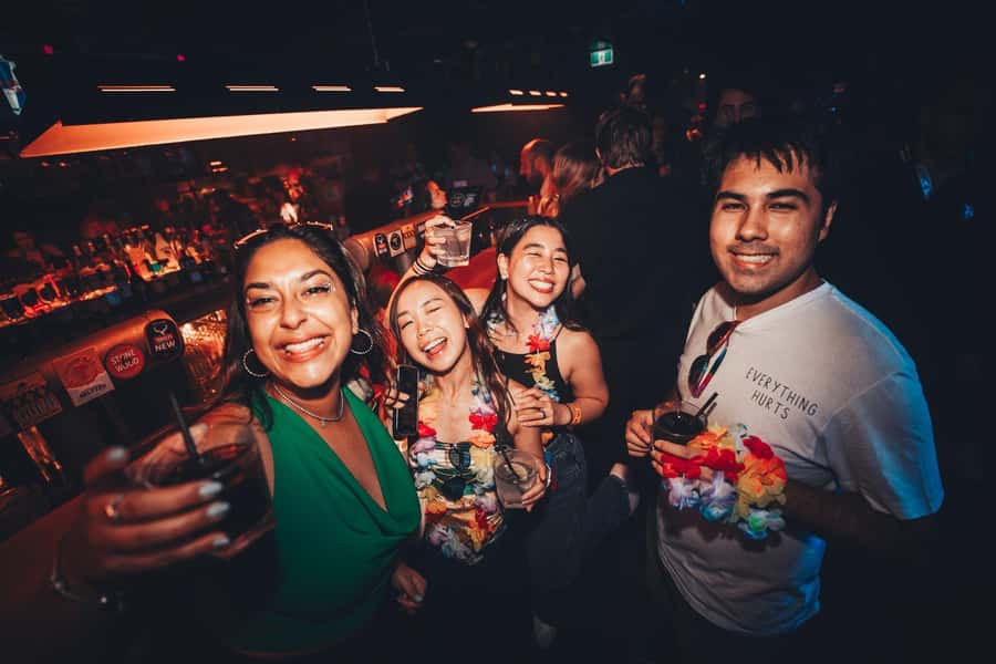 Sydney: Big Night Out Pub Crawl with Local Party Hosts - Starting at The Scary Canary