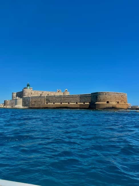 Syracuse: Ortigia Island and Sea Caves Boat Tour with Drinks - From Via Malta to the small port of Santa Lucia