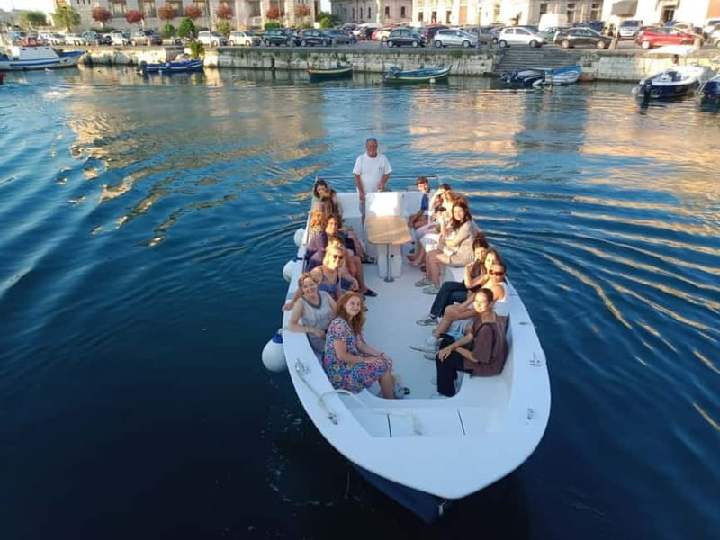 Syracuse: Ortigia Island and Sea Caves Boat Tour with Drinks - Porta Marina and the Prosecco toast