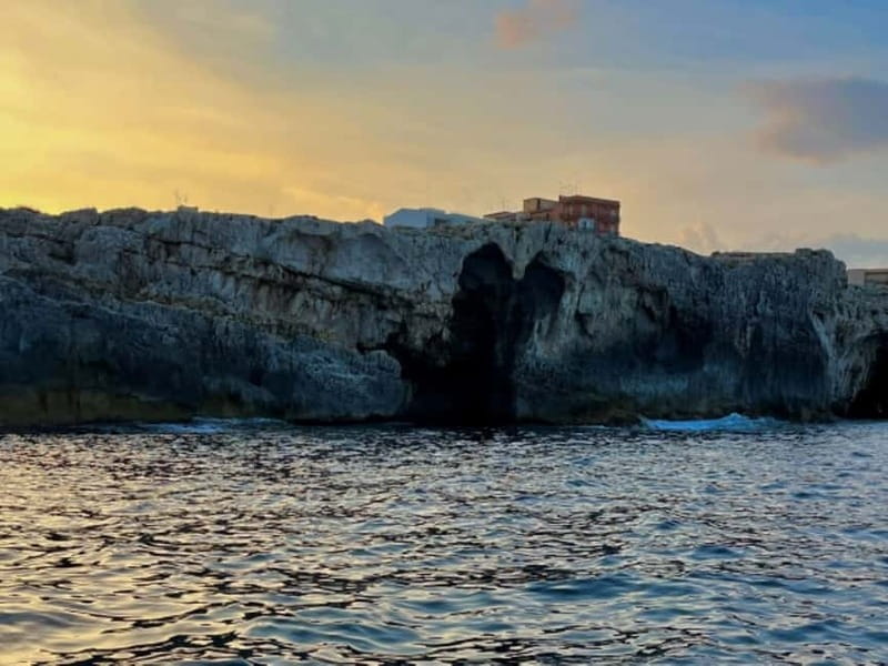 Syracuse: Ortigia Island and Sea Caves Boat Tour with Drinks - Practical preparation for Via Malta