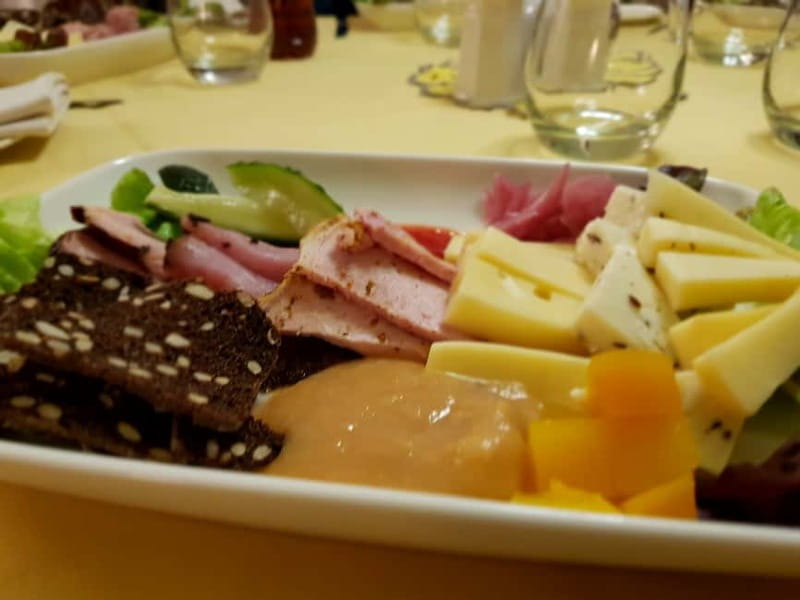 Tallinn: Estonian Food, Drinks and History Tour - Key points to know before booking